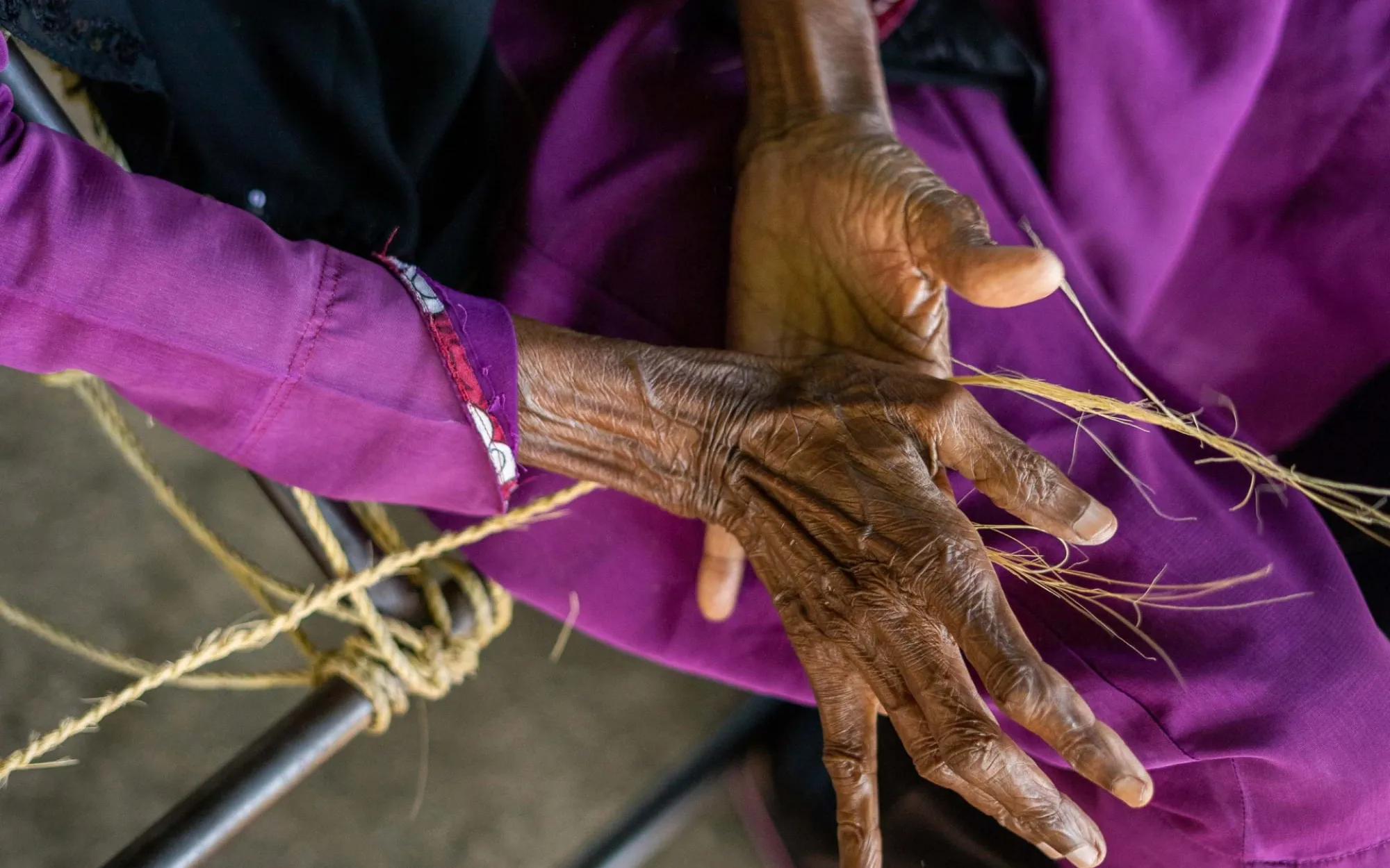 Hands of a Maldivian fisherman – handcrafted tradition
